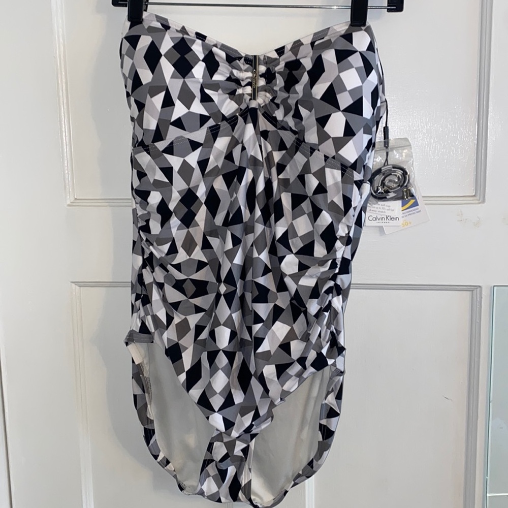 NWT Calvin Klein Kaleidoscope 🤩 One Piece UPF 50+ Sz 14 $128